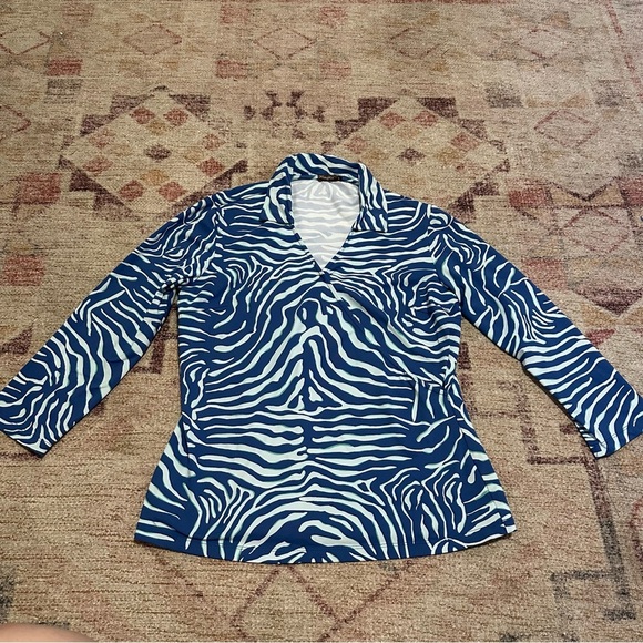 J. McLaughlin• blue zebra print top size small - Picture 3 of 13